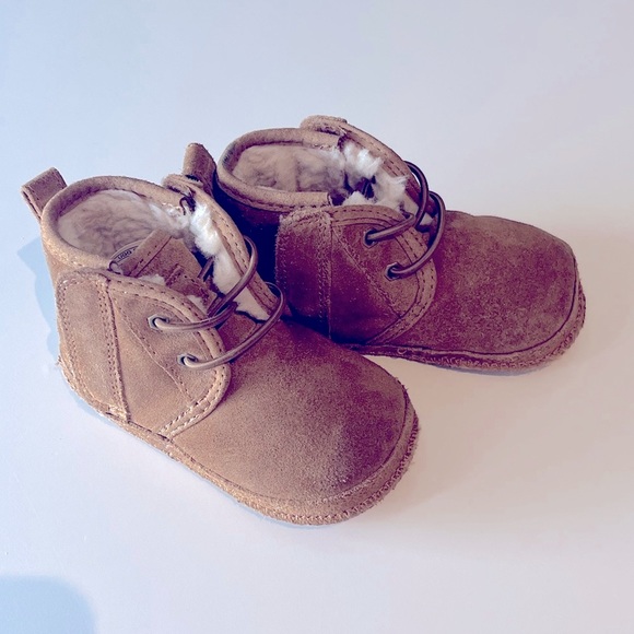 UGG Baby Neumel boots size 4/5 - Picture 1 of 6